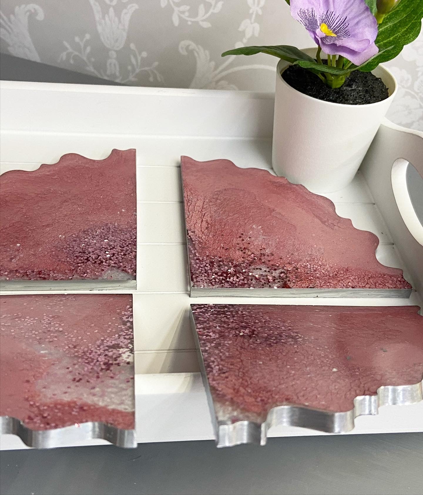 Agate resin 4Pcs coaster set. triangulated pink coasters