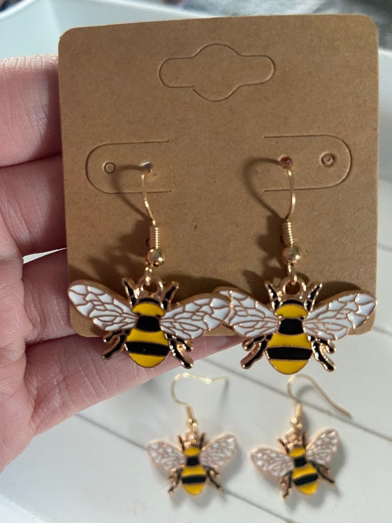 Bumble Bee Earrings, 925 sterling silver, dangle bee earrings, summer earrings, bee jewellery